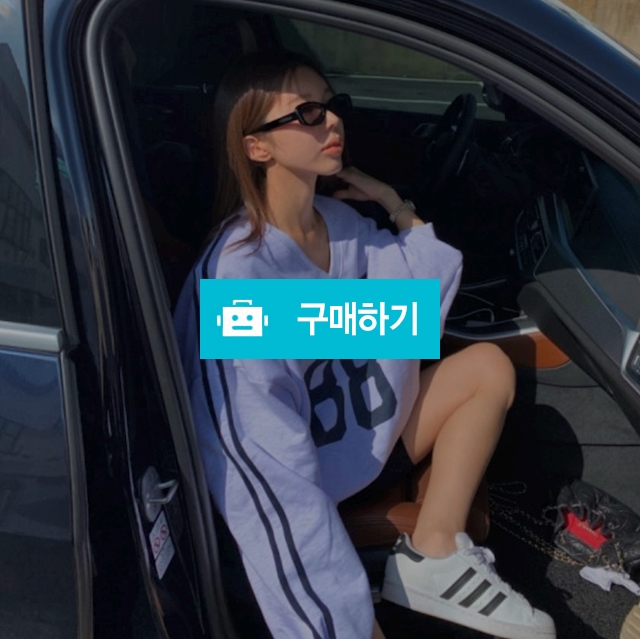 [오버핏/꾸안꾸] 로스 브이넥 완전 오버핏 맨투맨 mtm (2color) / 라엘르 Laelle / 디비디비 / 구매하기 / 특가할인