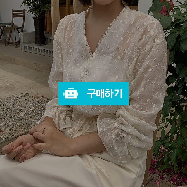 [마인드식스]크롭 시스루 플라워 자수 블라우스 / 마인드식스 / 디비디비 / 구매하기 / 특가할인