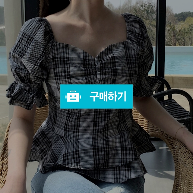 오프숄더 퍼프 프릴 블라우스 / 럽엔 / 디비디비 / 구매하기 / 특가할인