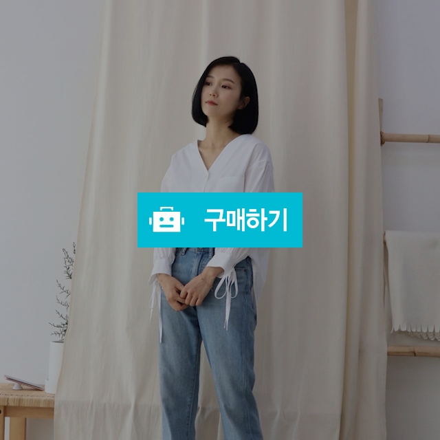 V넥화이트 셔츠 / from님의 스토어 / 디비디비 / 구매하기 / 특가할인