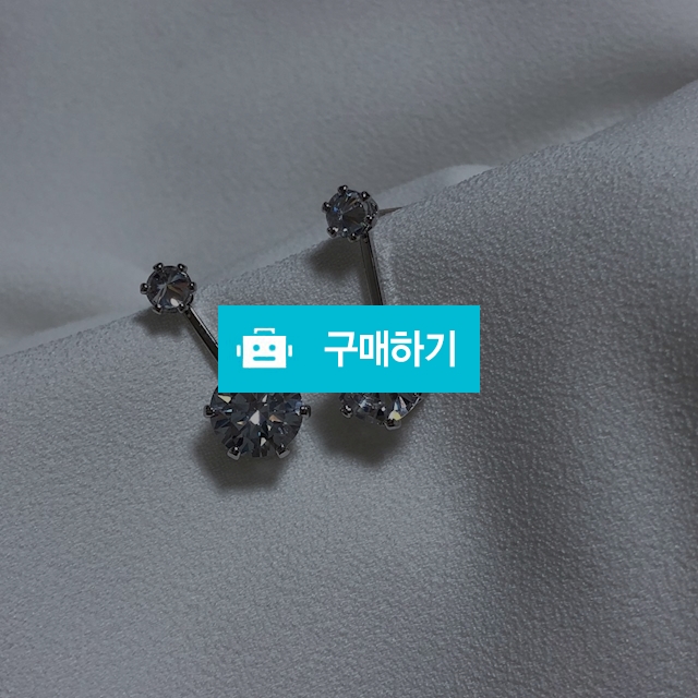 [당일배송] 데일리 큐빅 드롭 귀걸이 (2 color) / czecobra / 디비디비 / 구매하기 / 특가할인