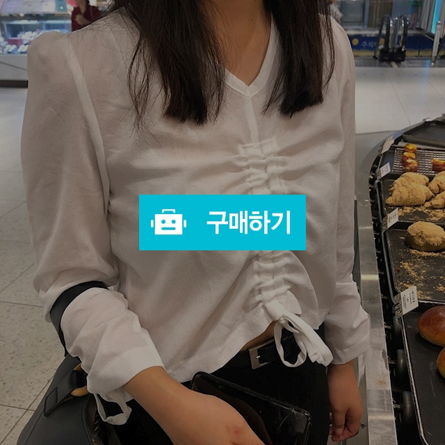브이넥 리본 크롭 셔링블라우스 / 에클 / 디비디비 / 구매하기 / 특가할인
