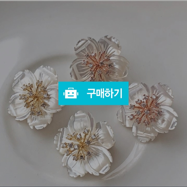(귀찌 가능)천연자개 벚꽃 은침 귀걸이 / 러블홀릭 / 디비디비 / 구매하기 / 특가할인