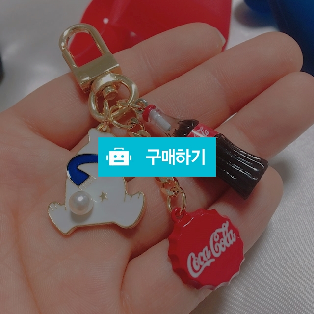 콜라를 좋아하는 북극곰😖 / 딸랑이쥬님의 스토어 / 디비디비 / 구매하기 / 특가할인