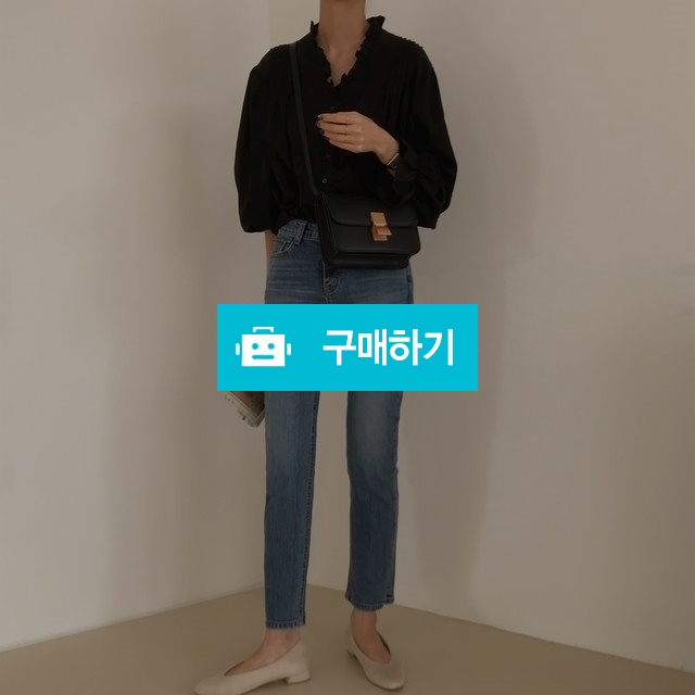 브이넥 퍼프 프릴 블라우스 / MONATHO님의 스토어 / 디비디비 / 구매하기 / 특가할인