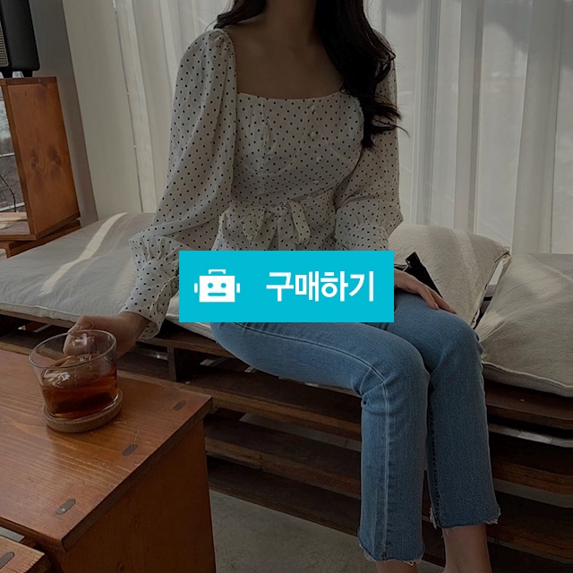 도트 타이 스퀘어넥 오프숄더 프릴 블라우스 / 임쥬르 / 디비디비 / 구매하기 / 특가할인
