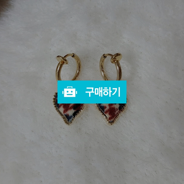 체크 하트 귀찌 귀걸이 / 핑크래빗 / 디비디비 / 구매하기 / 특가할인