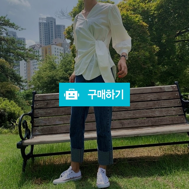 브이넥 꼬임 매듭 랩블라우스 / 룩룩님의 스토어 / 디비디비 / 구매하기 / 특가할인
