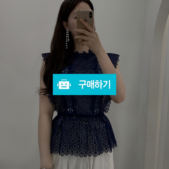뒷트임 민소매 펀칭 블라우스 / 럽엔 / 디비디비 / 구매하기 / 특가할인