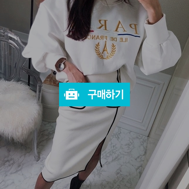 언발 라운드 자수 트임 맨투맨 / 더희룸님의 스토어 / 디비디비 / 구매하기 / 특가할인
